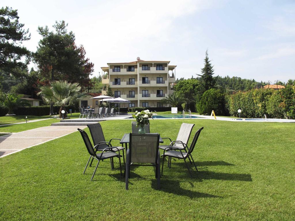 Hotel Azur Kriopigi Exterior photo