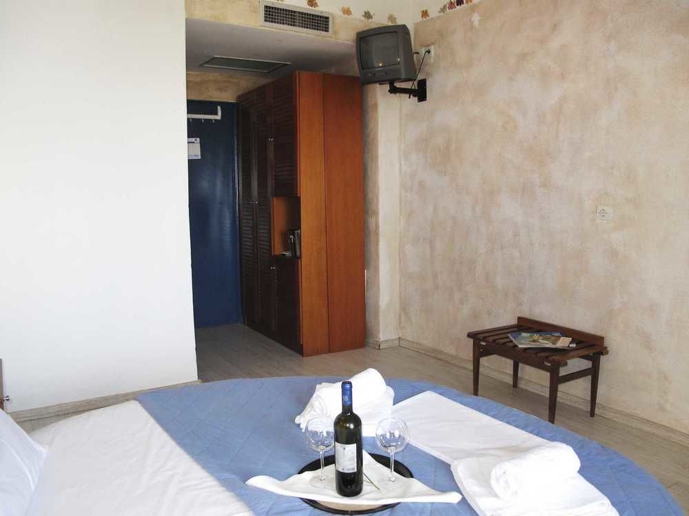 Hotel Azur Kriopigi Exterior photo
