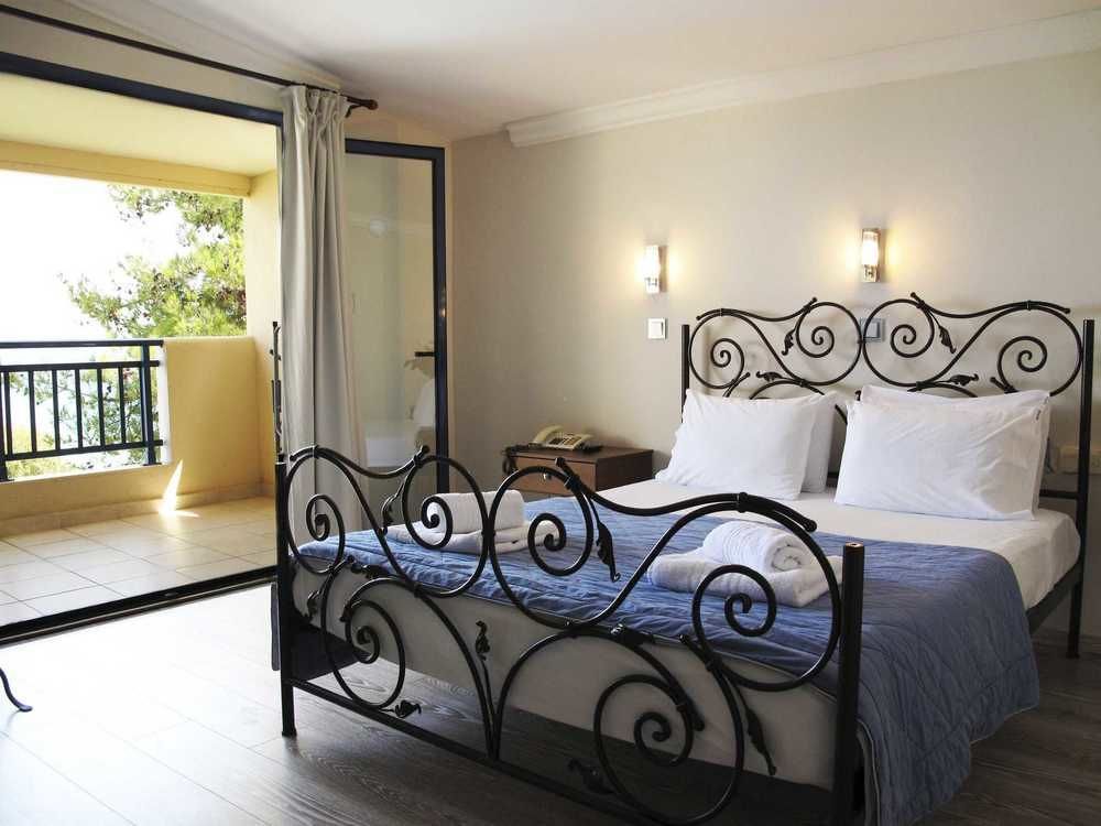 Hotel Azur Kriopigi Exterior photo